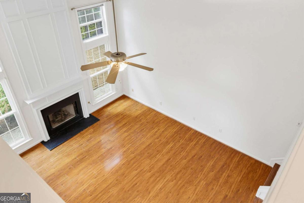 490 Chippenham Court Property Photo 14