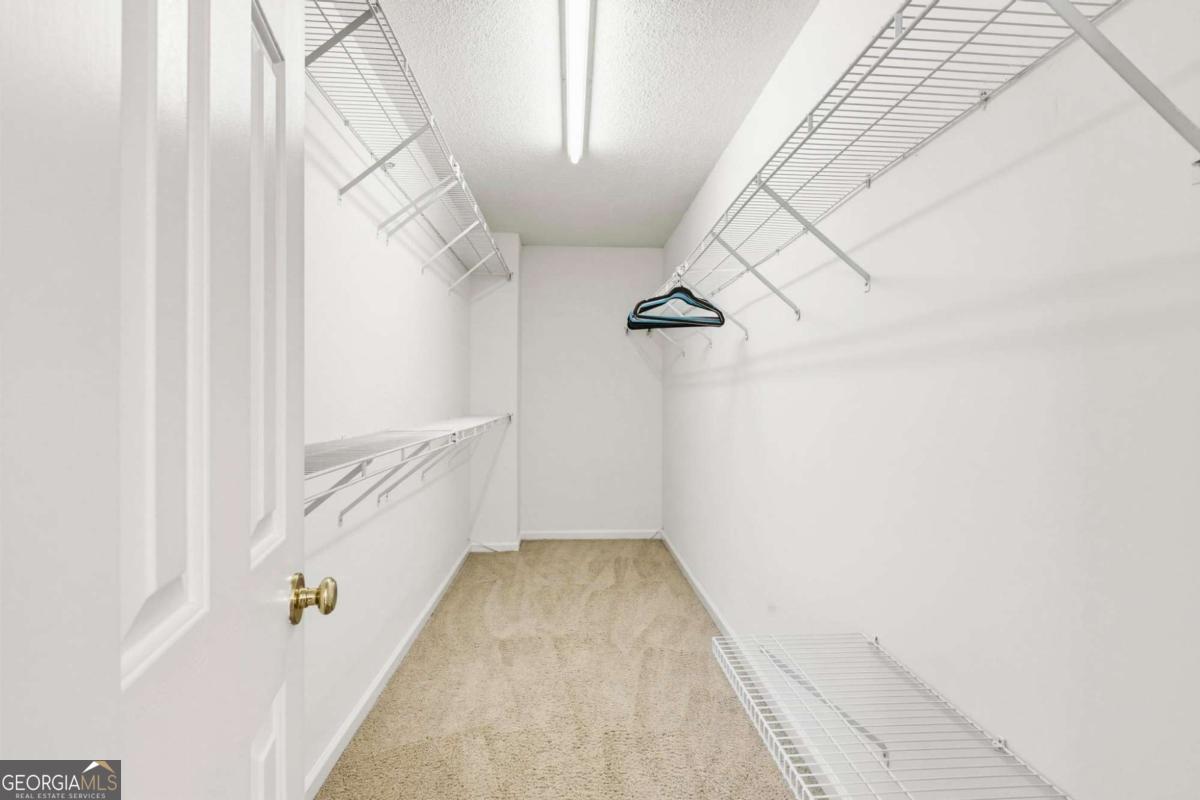 490 Chippenham Court Property Photo 25