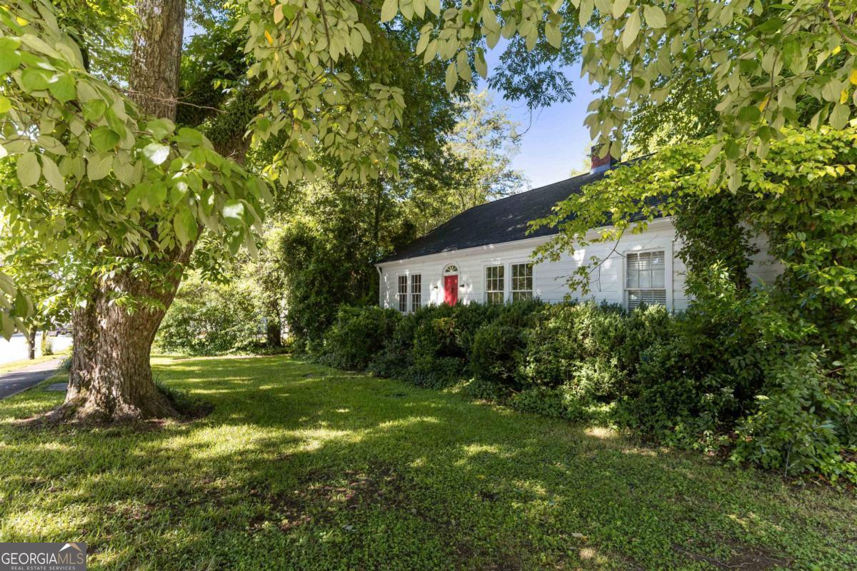 407 S Main Street Property Photo 4