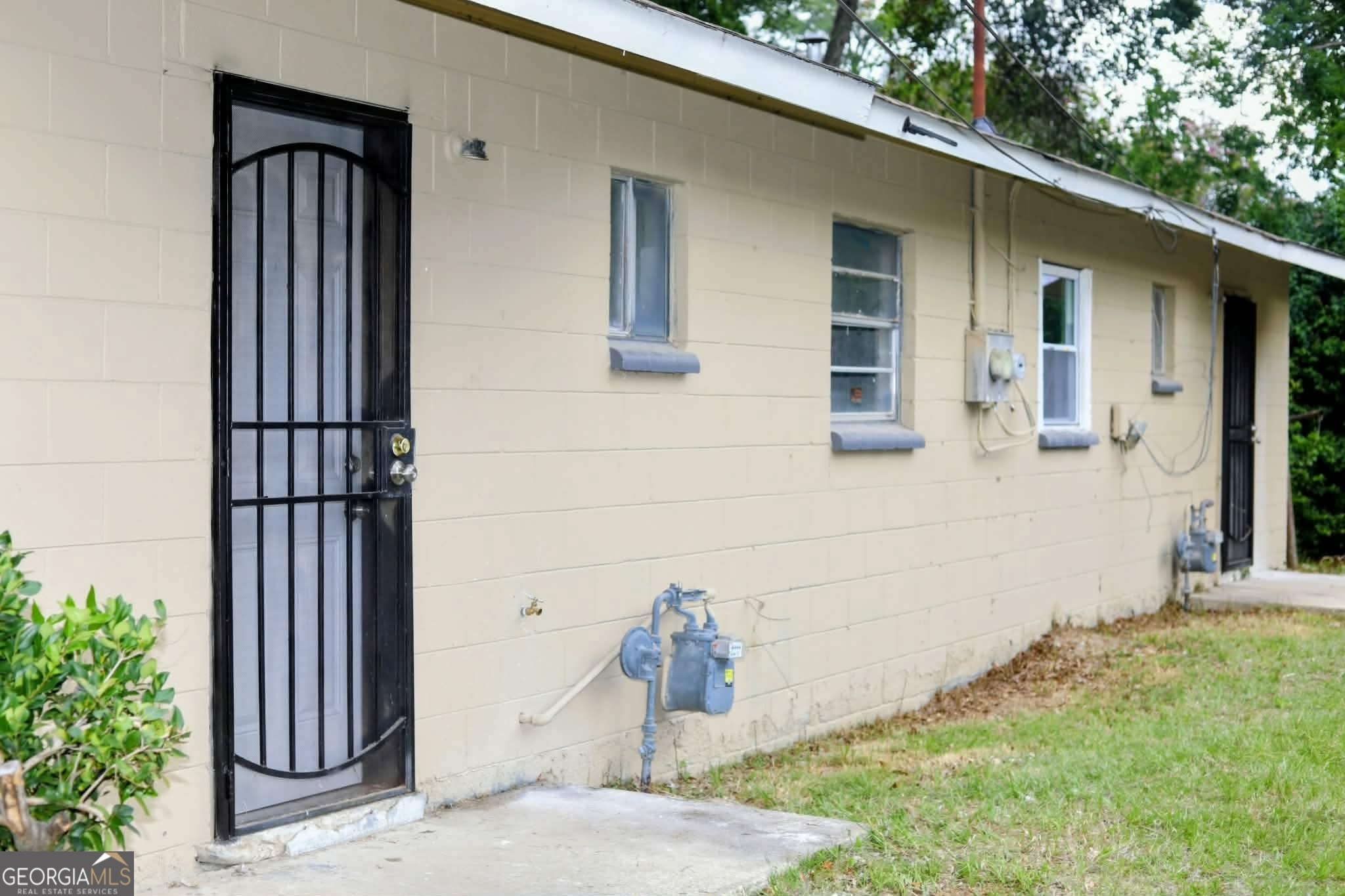 2420 16th Avenue Property Photo 2