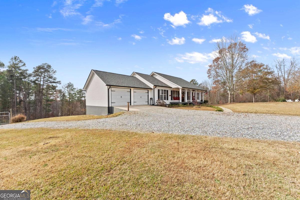 4264 Highway 105 Property Photo 10