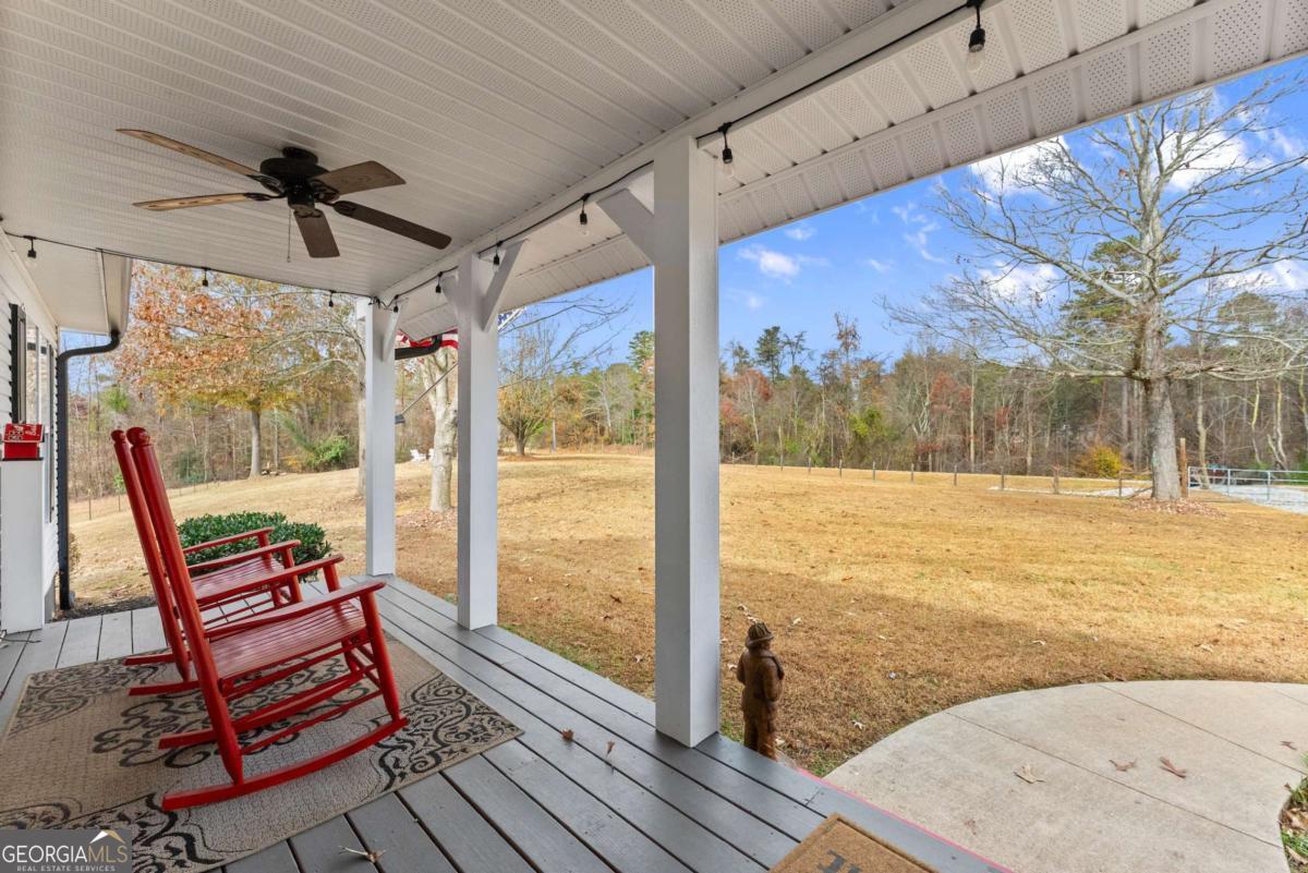 4264 Highway 105 Property Photo 11