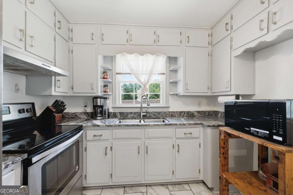 3375 Emerson Street Se Property Photo 8