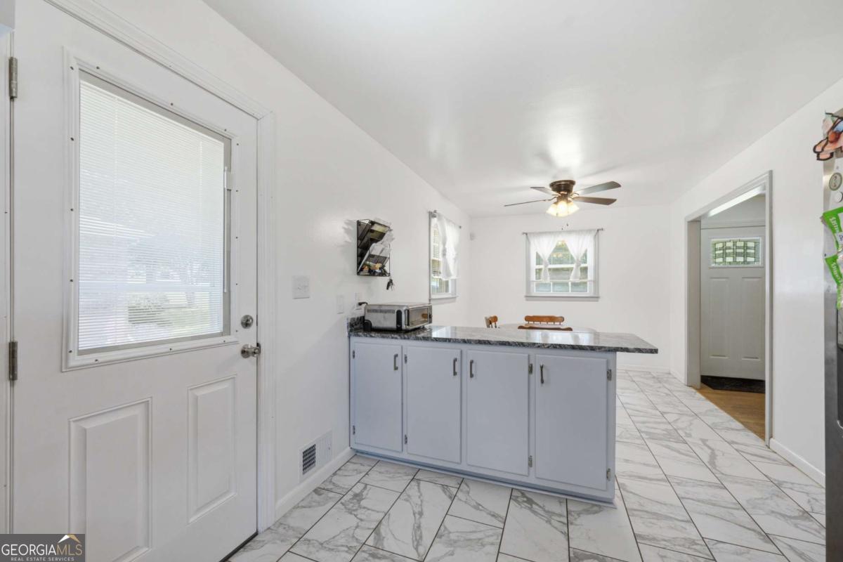 3375 Emerson Street Se Property Photo 10