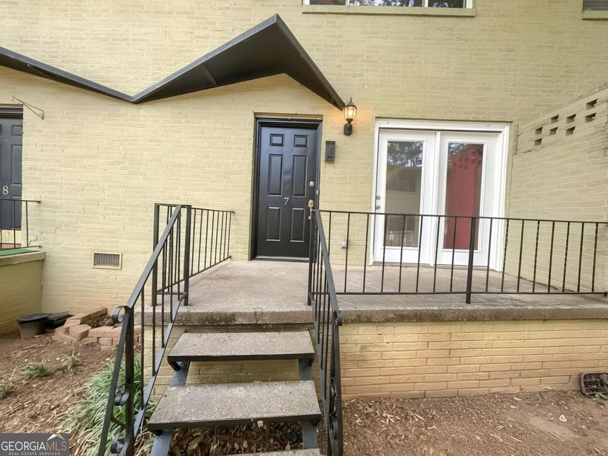411 10th Street Ne # 7 Property Photo 1