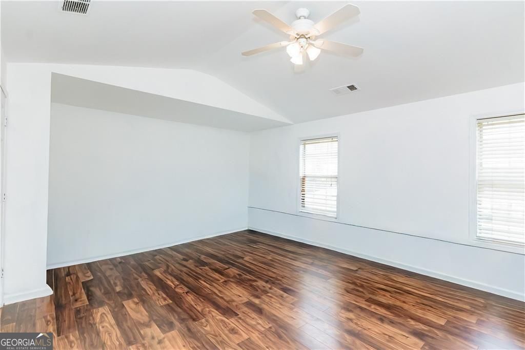 1112 Willow Crest Way Property Photo 17