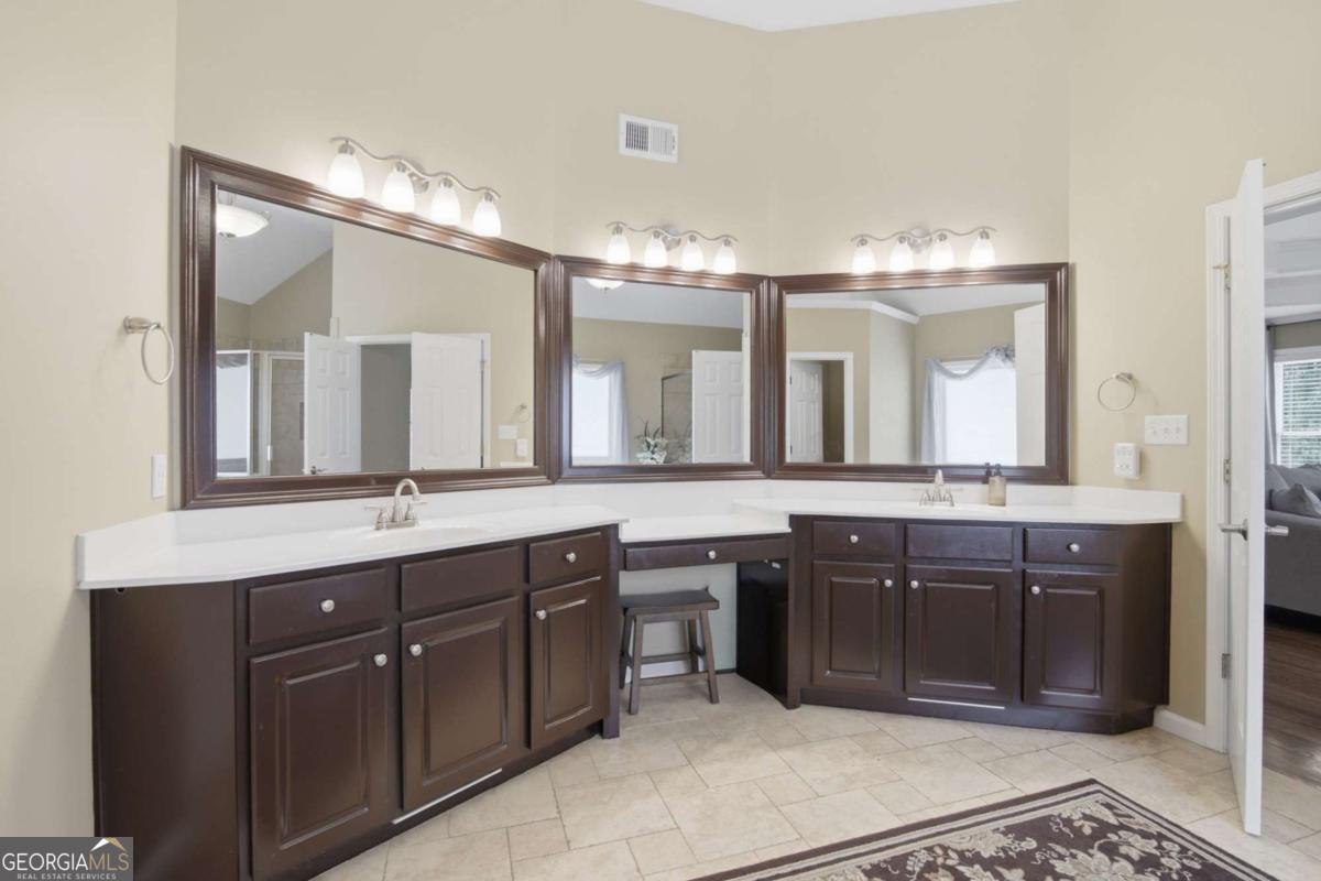 1005 Coleridge Way Property Photo 20
