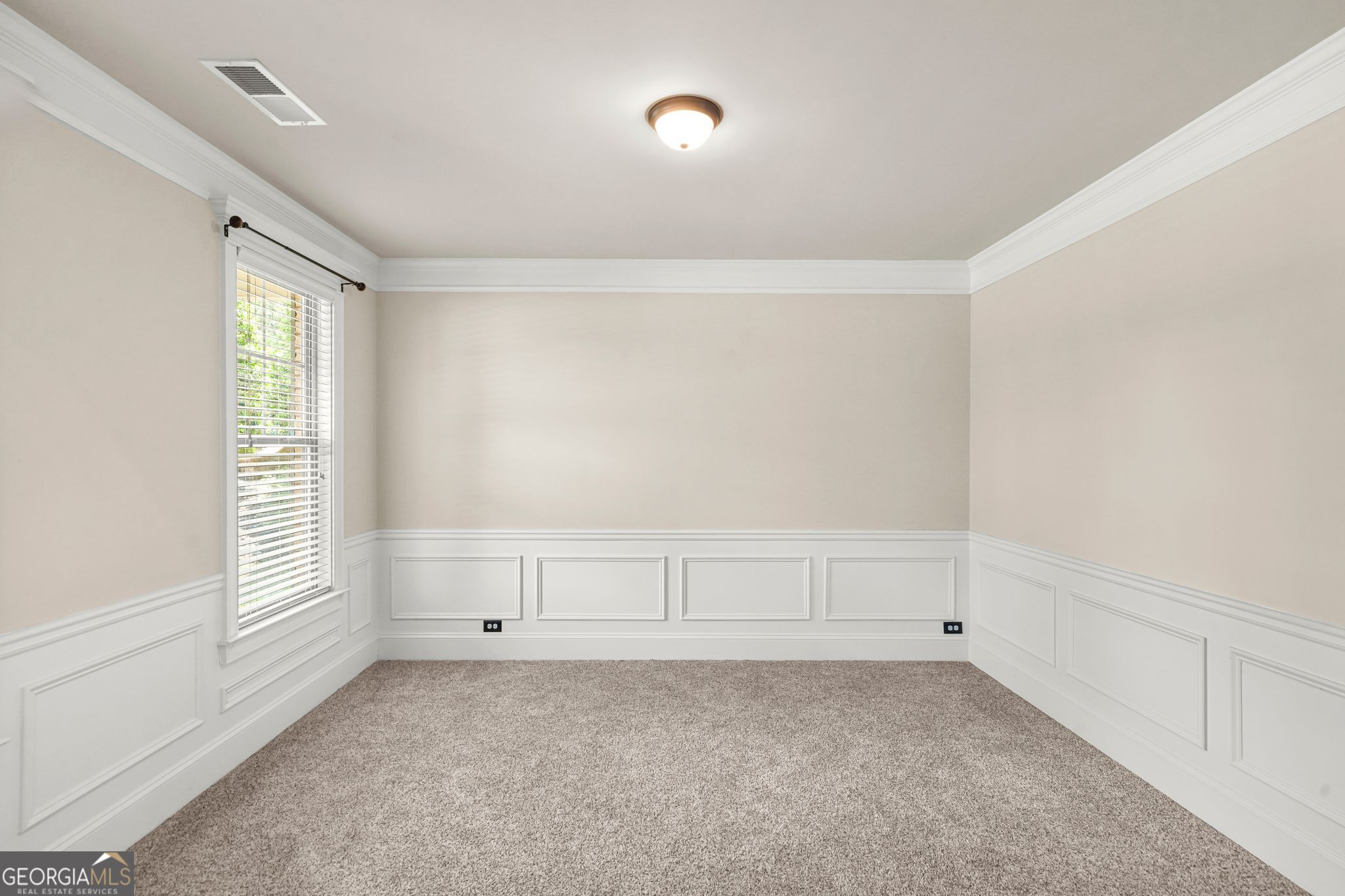 882 Nestling Drive Property Photo 6