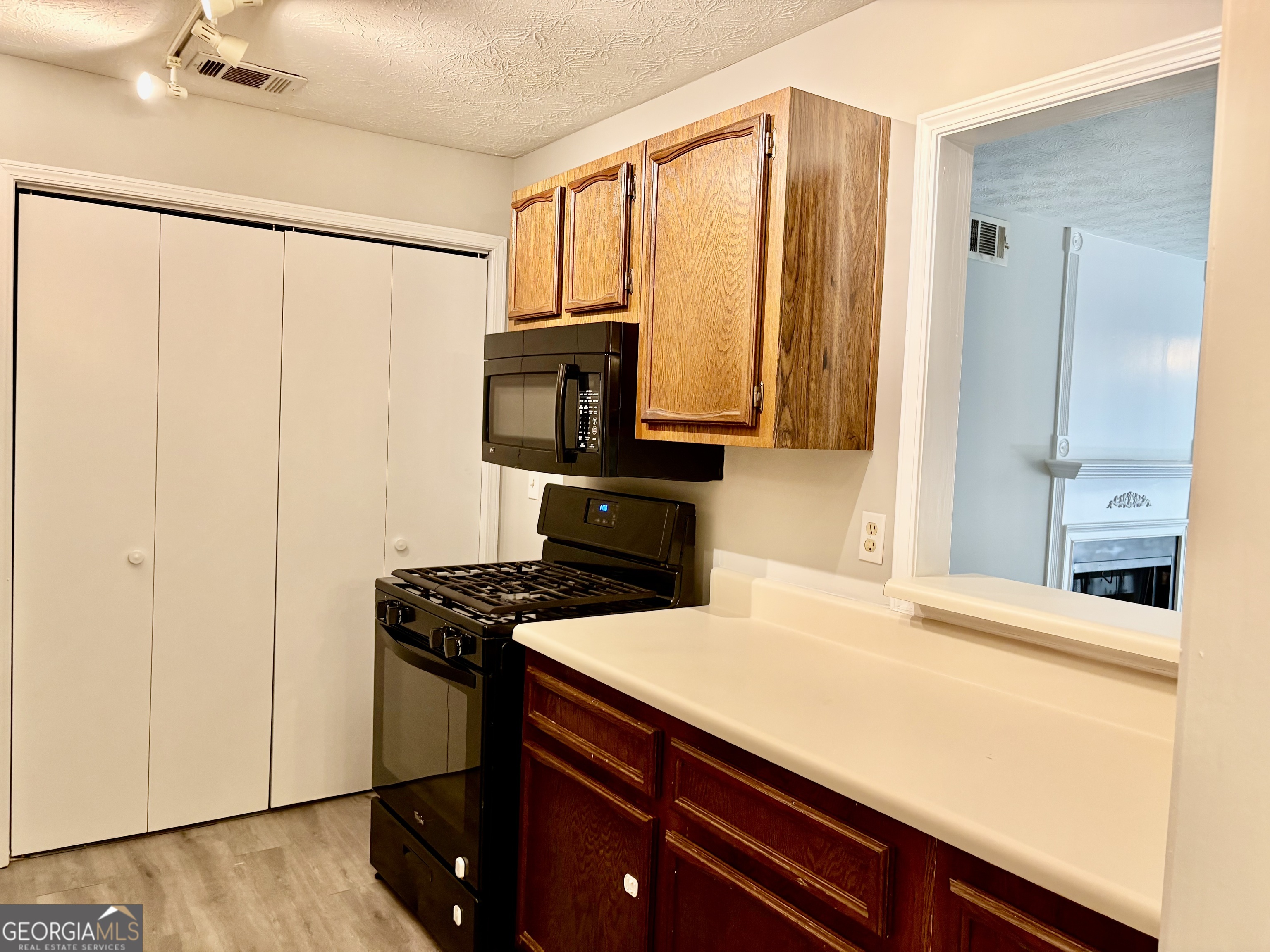 1380 Brockett Place Property Photo 9