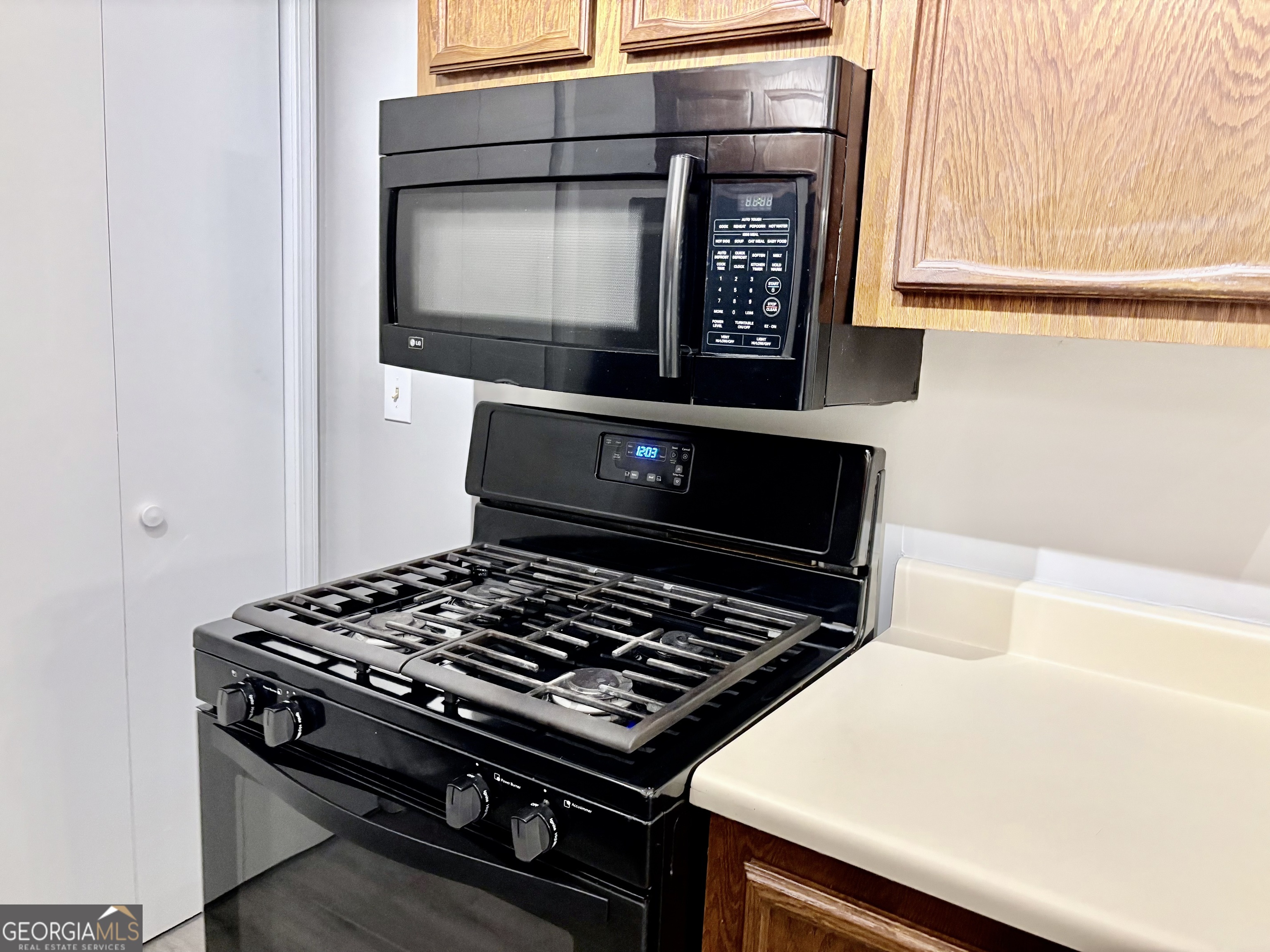 1380 Brockett Place Property Photo 10