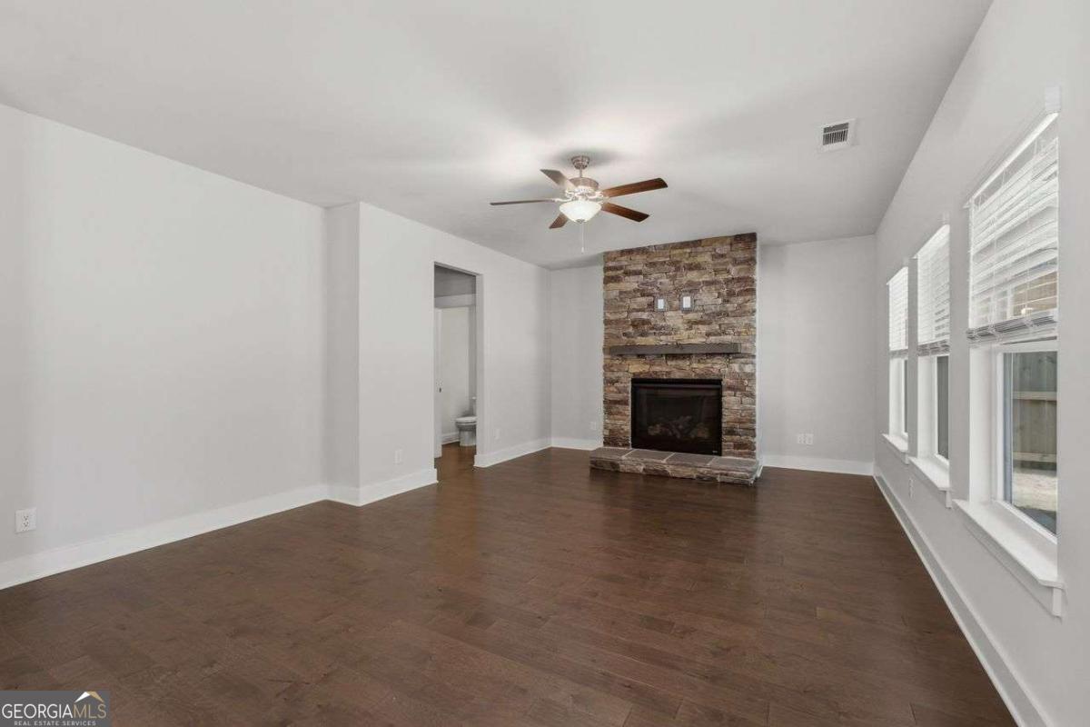 111 Crestbrook Way Property Photo 13