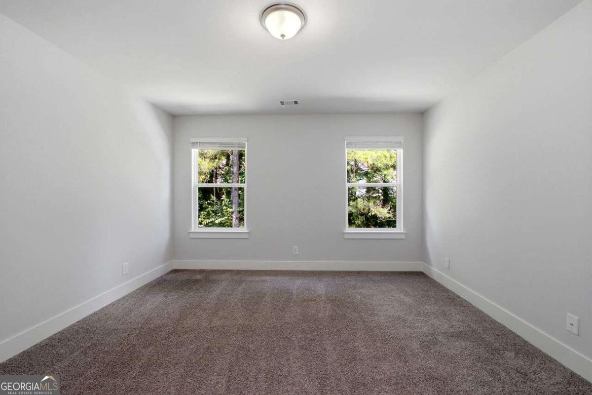 111 Crestbrook Way Property Photo 17