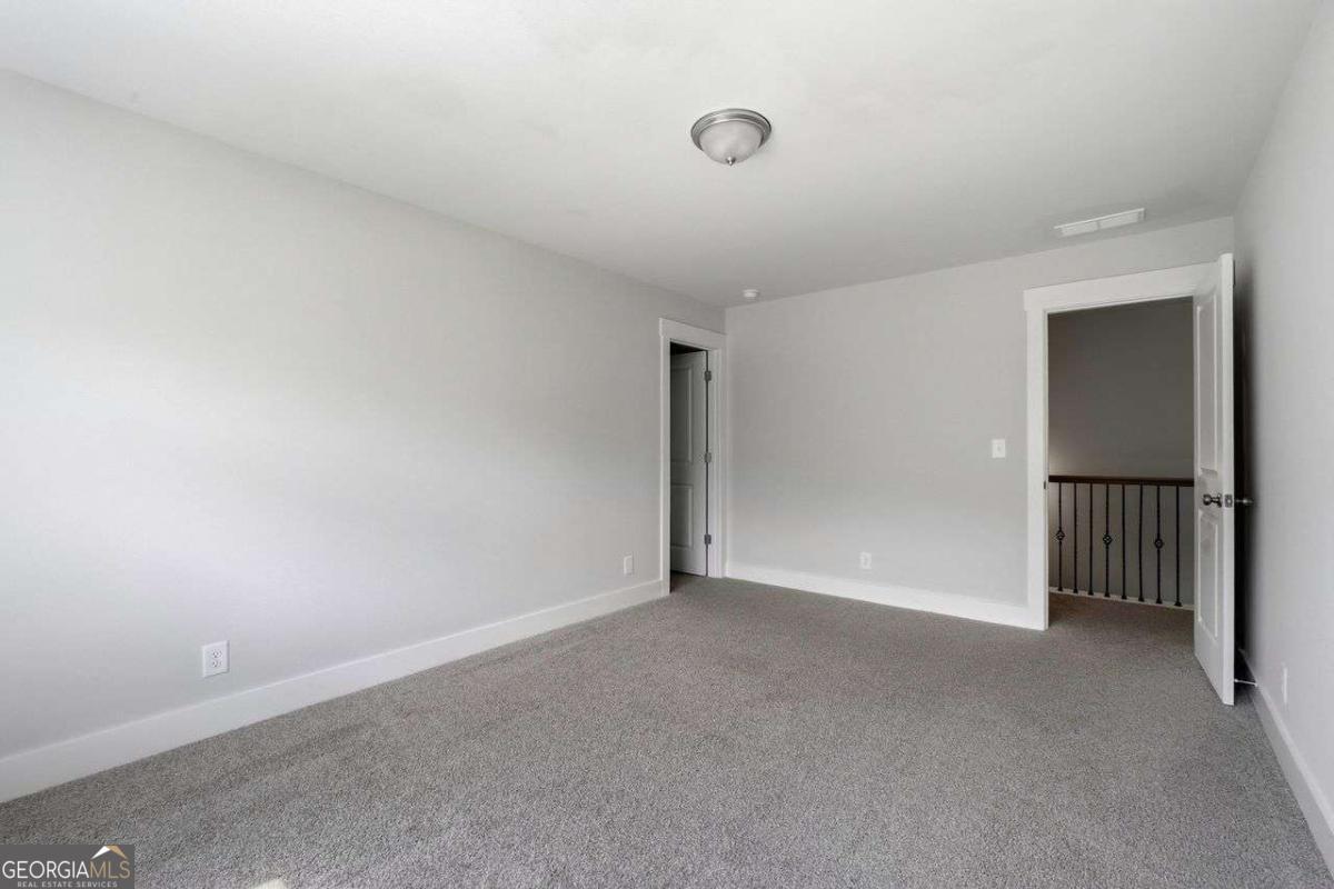111 Crestbrook Way Property Photo 21