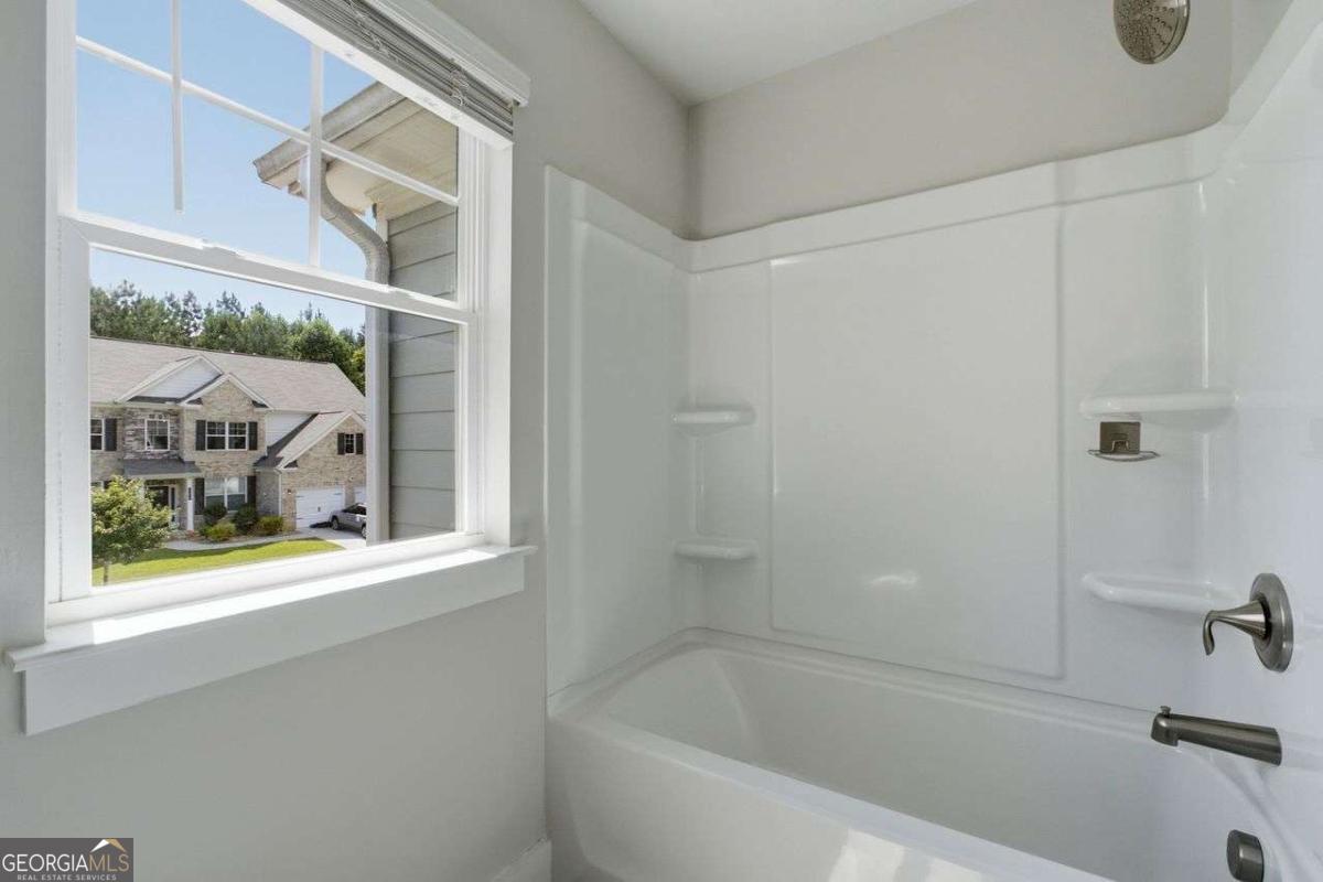 111 Crestbrook Way Property Photo 24