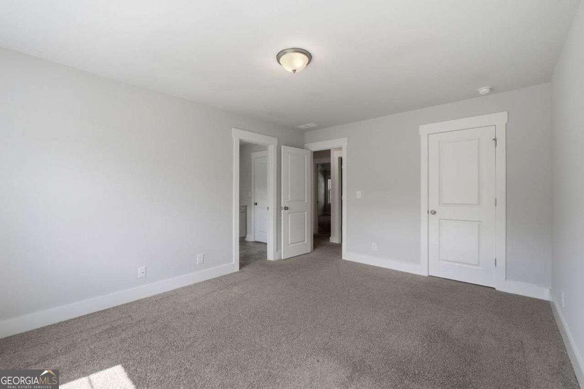 111 Crestbrook Way Property Photo 26