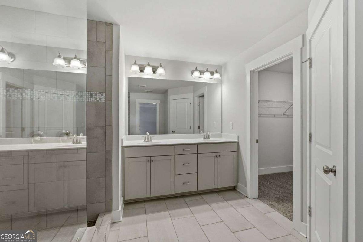 111 Crestbrook Way Property Photo 30