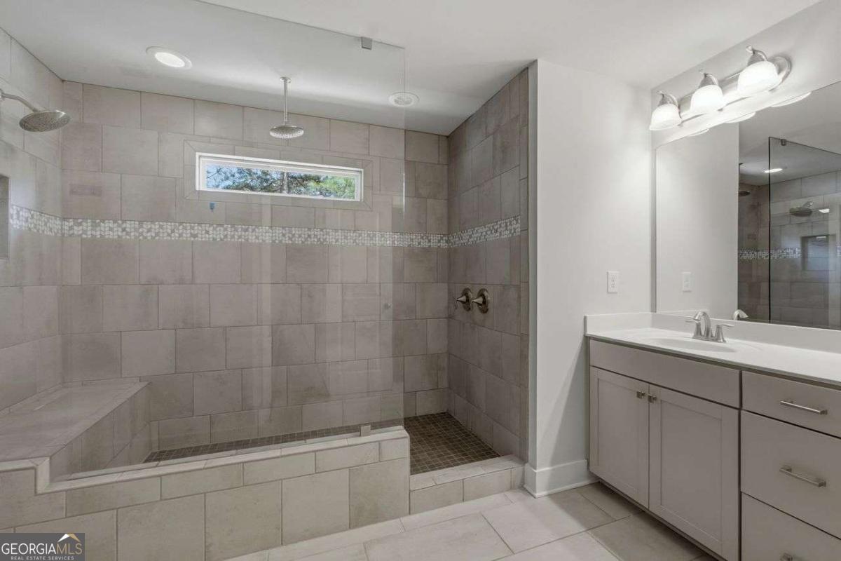 111 Crestbrook Way Property Photo 31