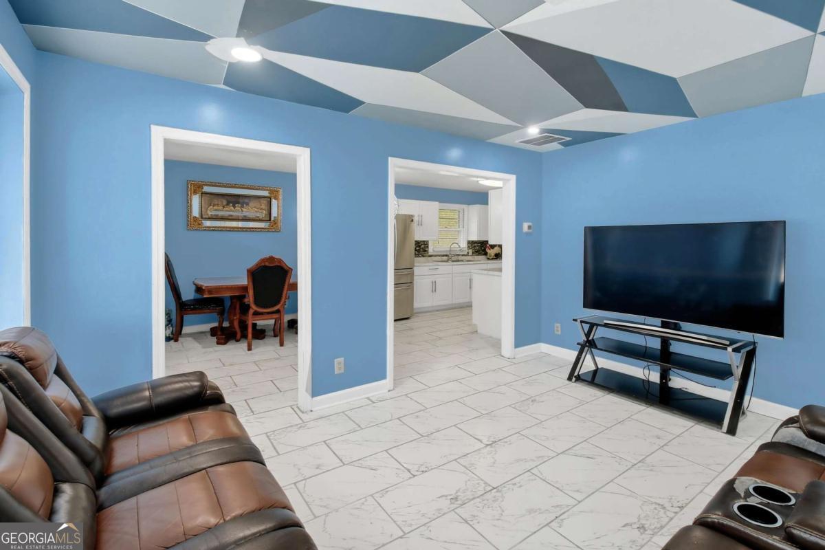 1101 Lloyd Drive Property Photo 8