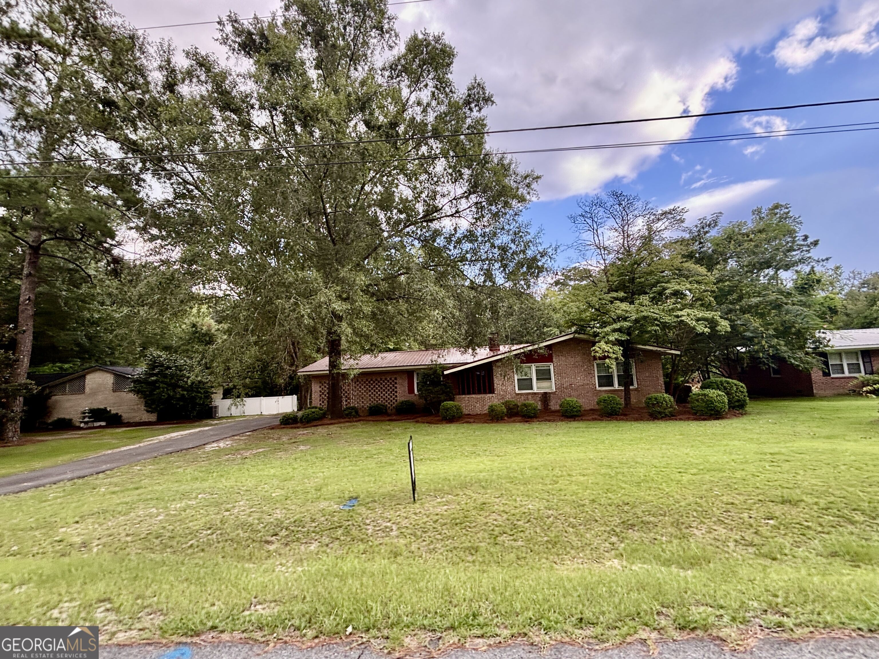 152 Crest Drive Property Photo 1