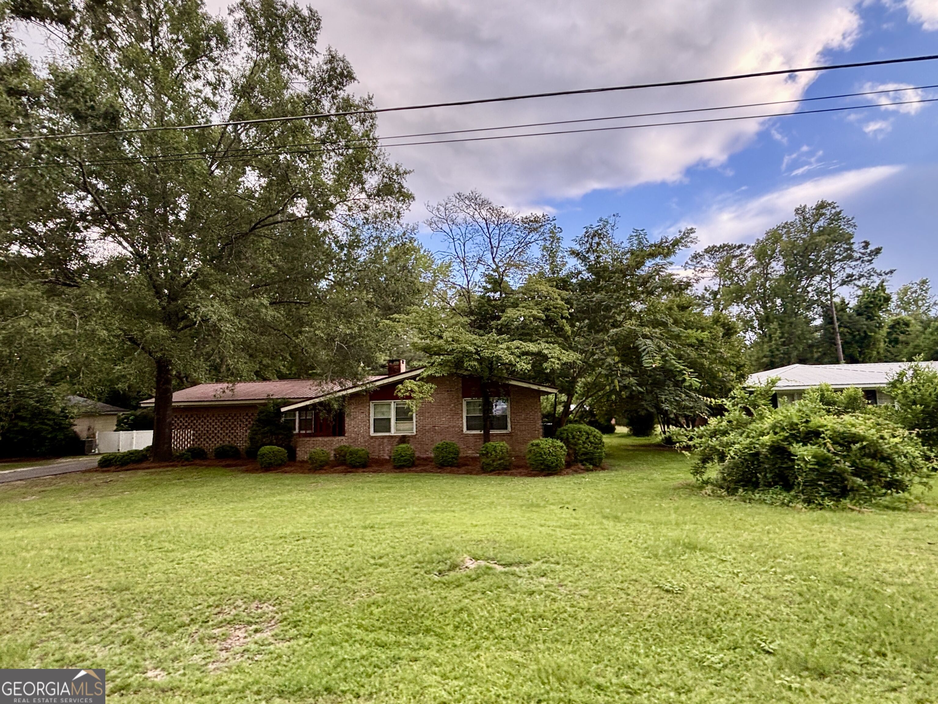 152 Crest Drive Property Photo 2