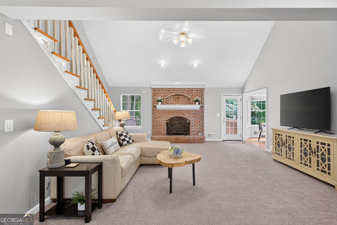 1074 Westchester Drive Sw Property Photo 5