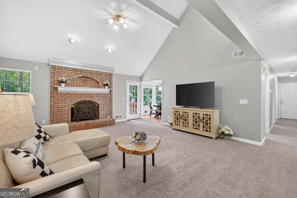 1074 Westchester Drive Sw Property Photo 6