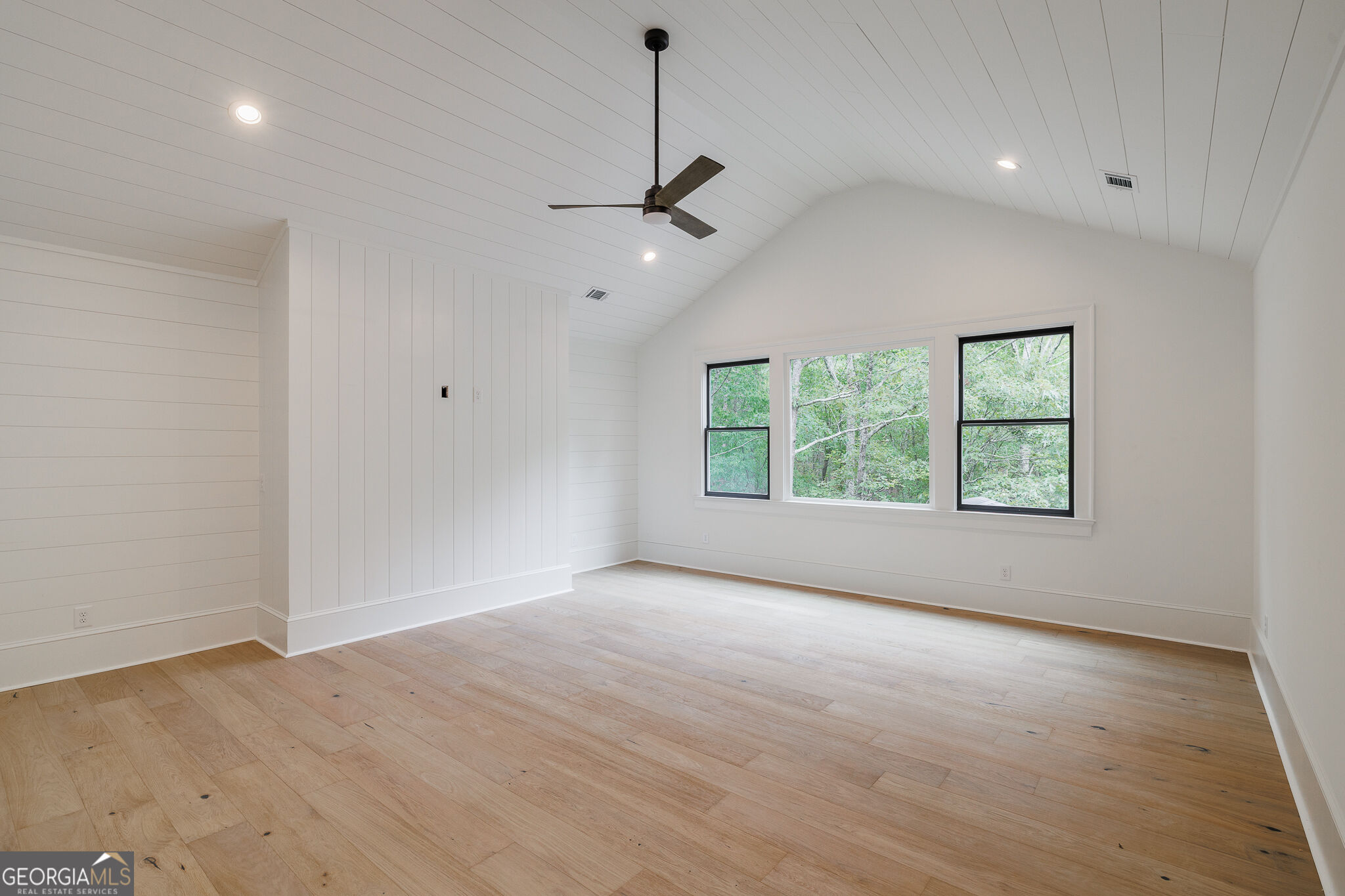 242 Carriage Avenue Property Photo 40