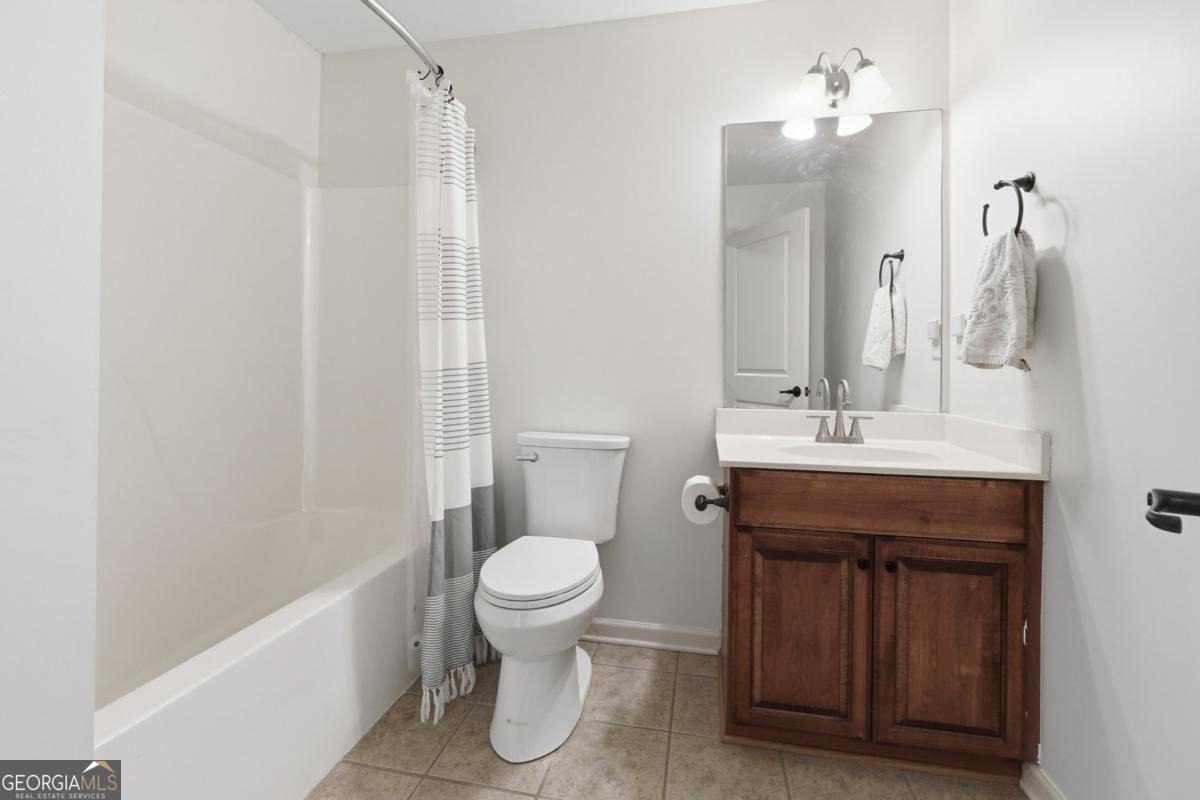 411 Royal Crescent Lane E Property Photo 26