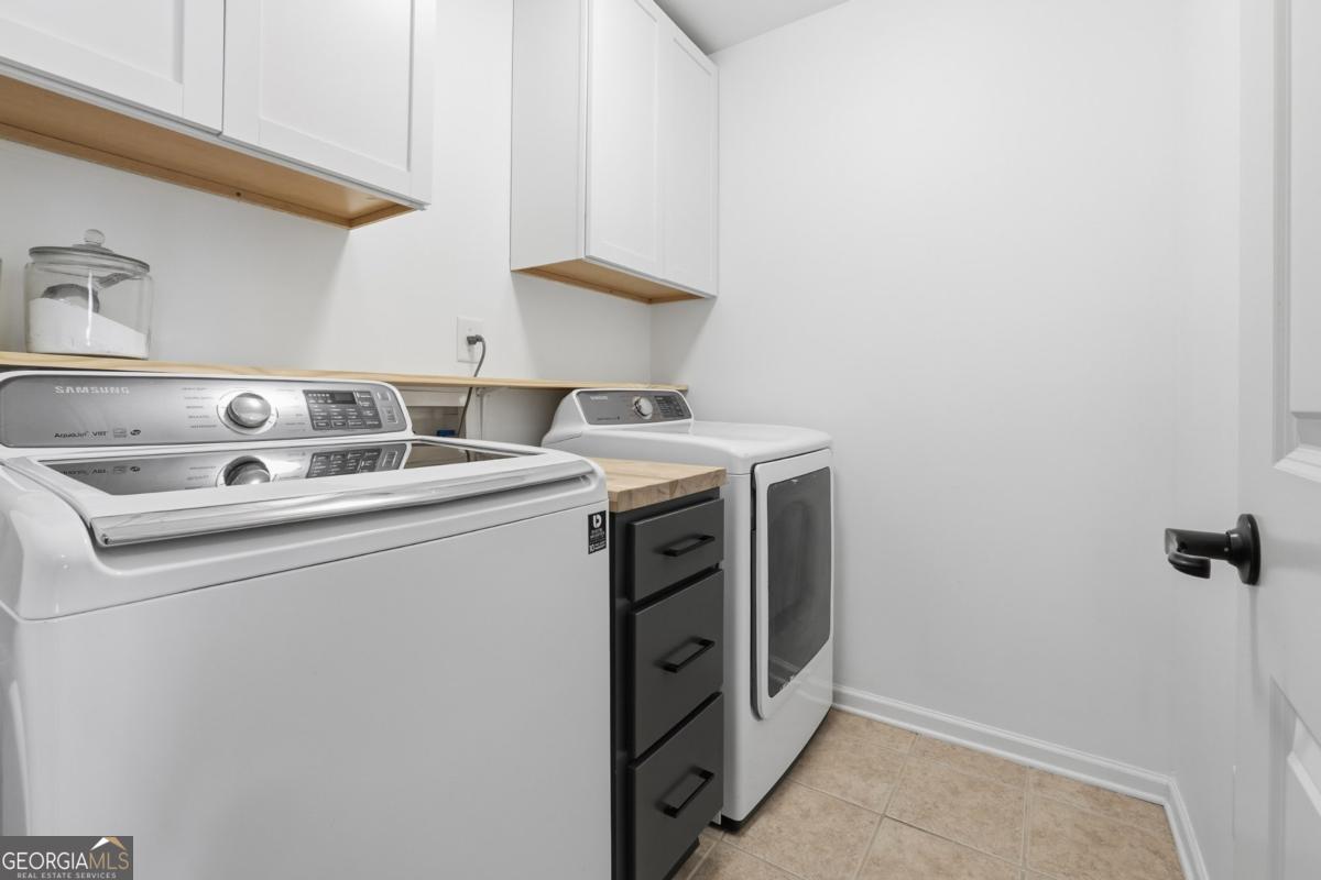 411 Royal Crescent Lane E Property Photo 29