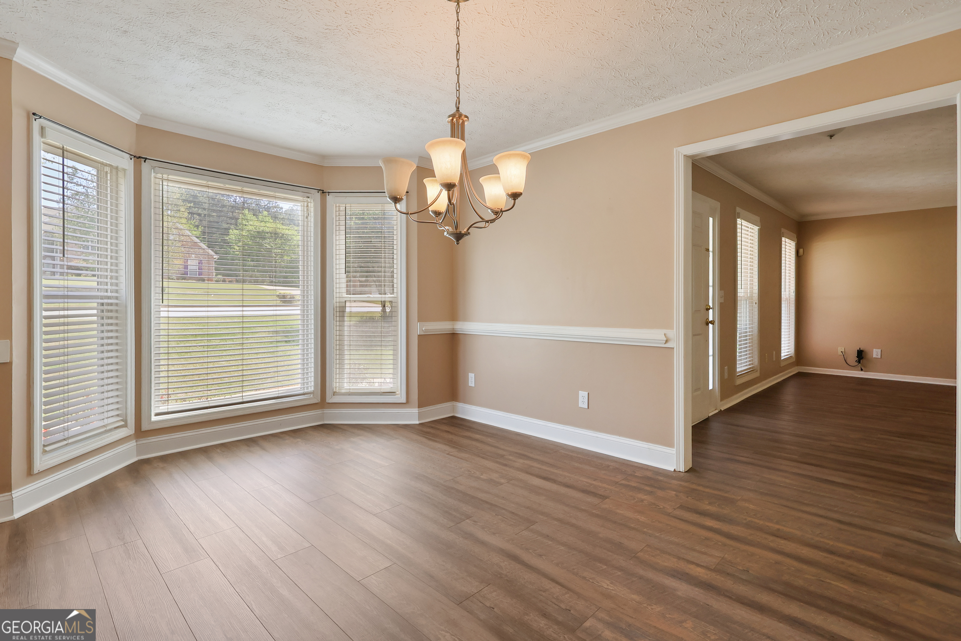 305 Brook Hollow Drive Property Photo 6