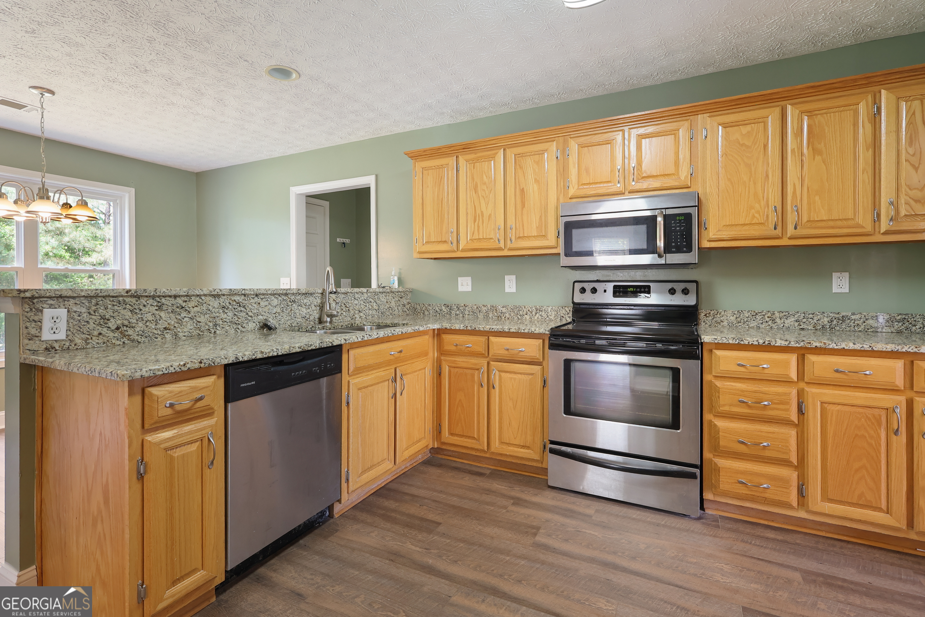 305 Brook Hollow Drive Property Photo 7
