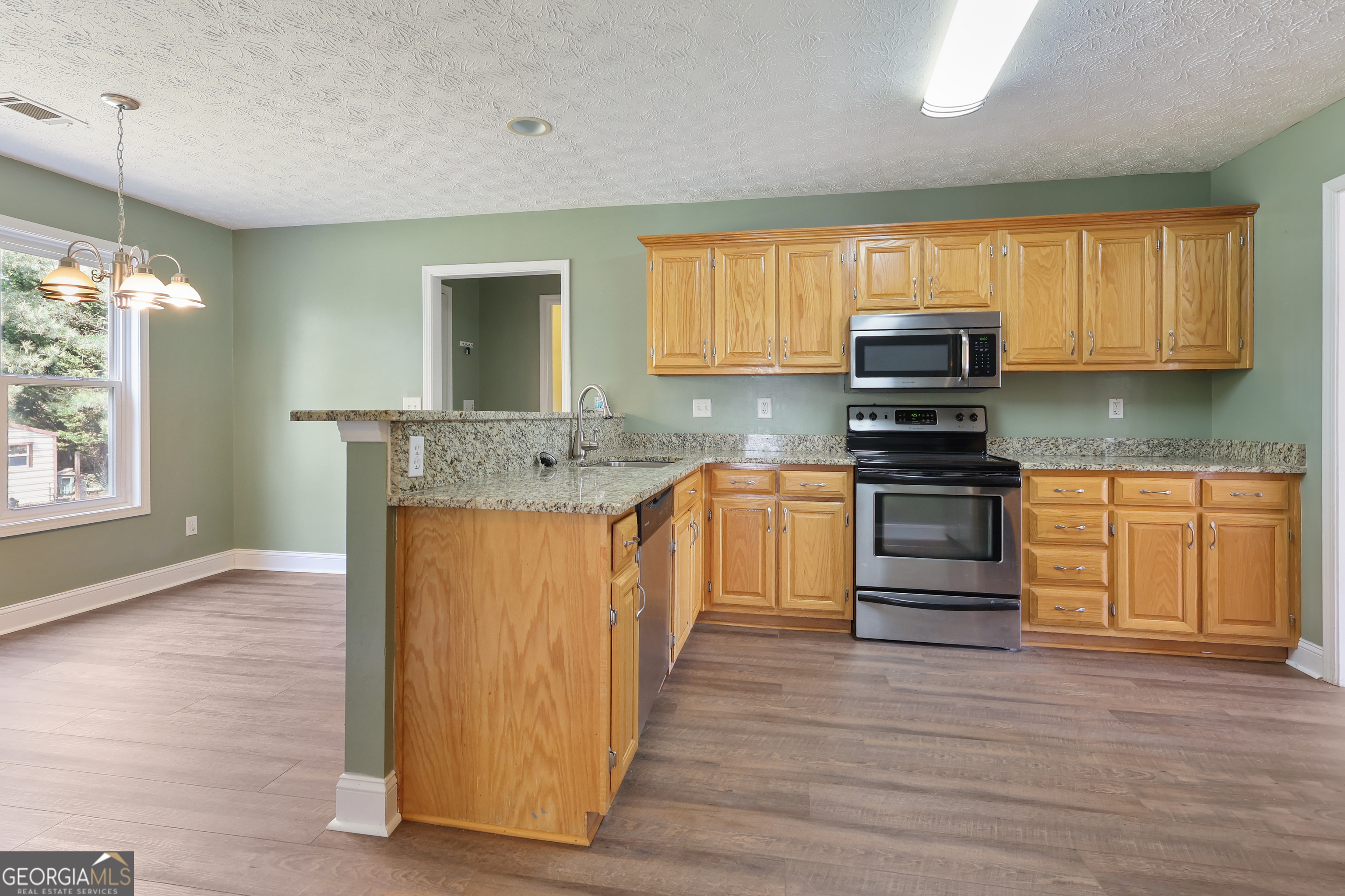305 Brook Hollow Drive Property Photo 8