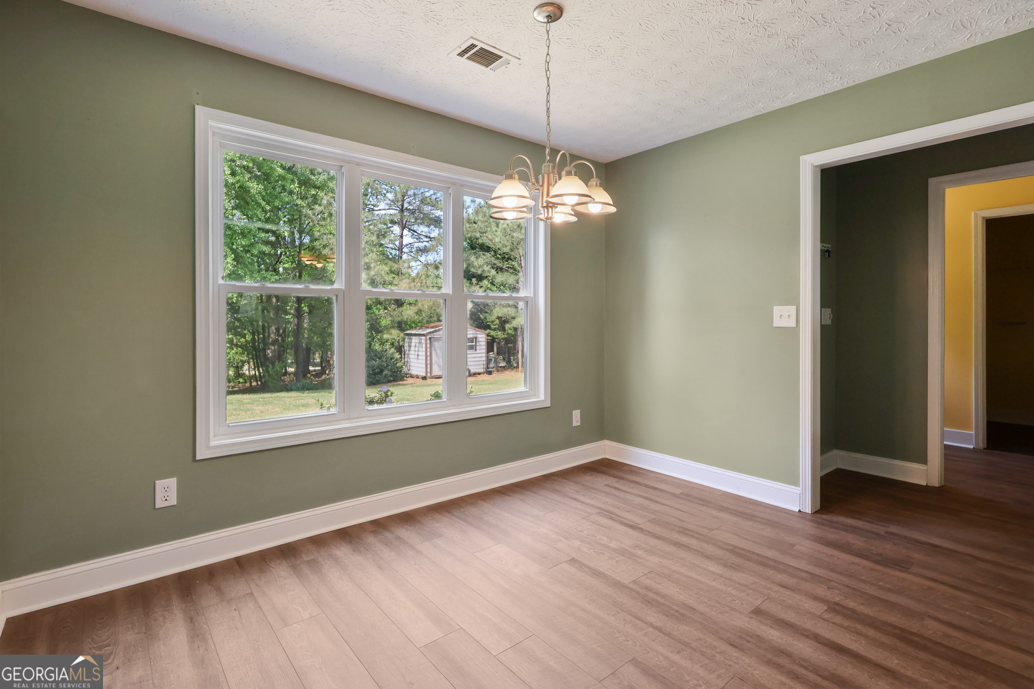 305 Brook Hollow Drive Property Photo 11