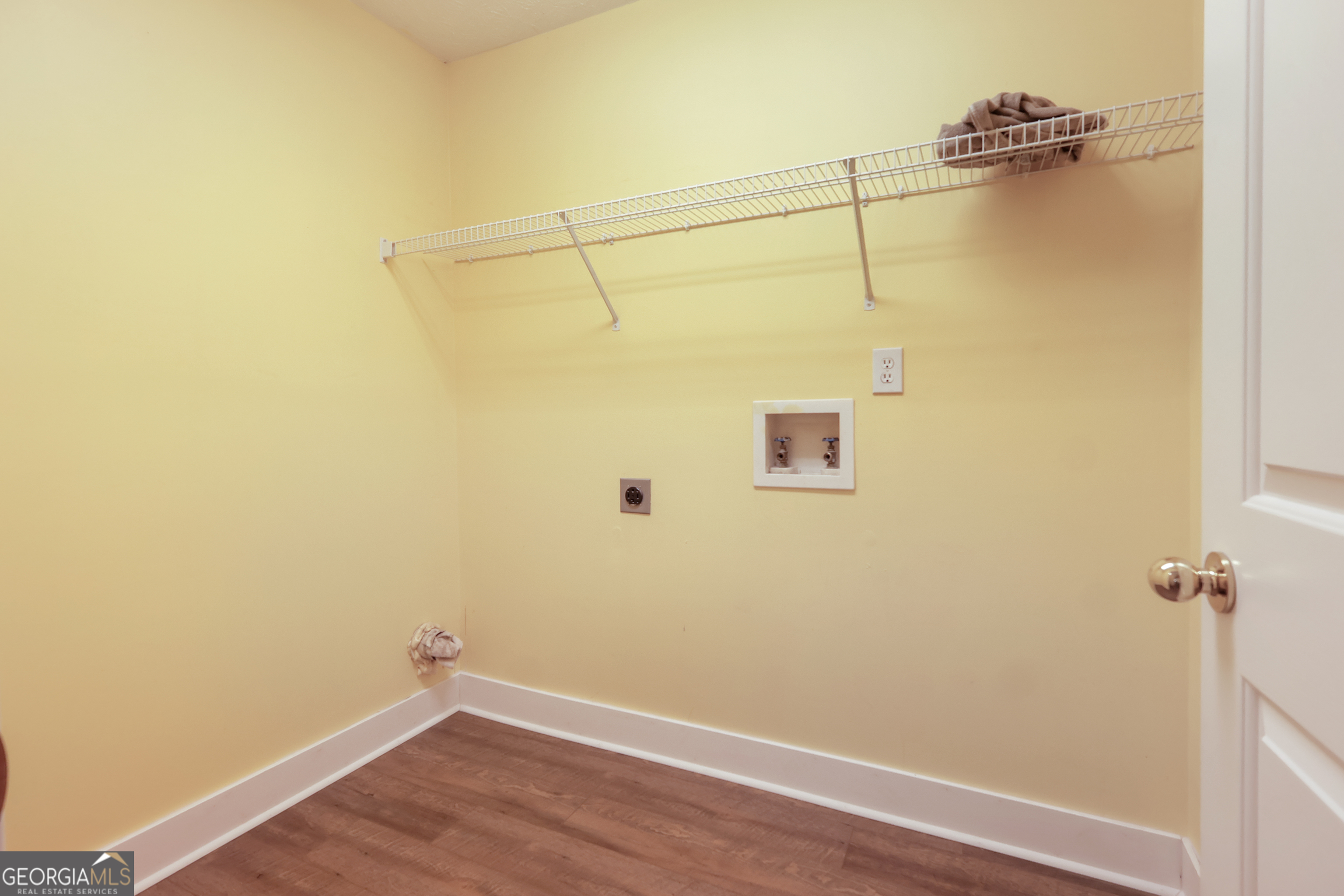 305 Brook Hollow Drive Property Photo 13