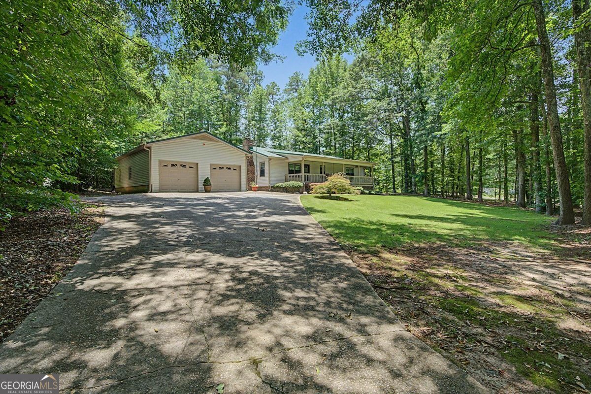 596 Morningside Drive Property Photo 2