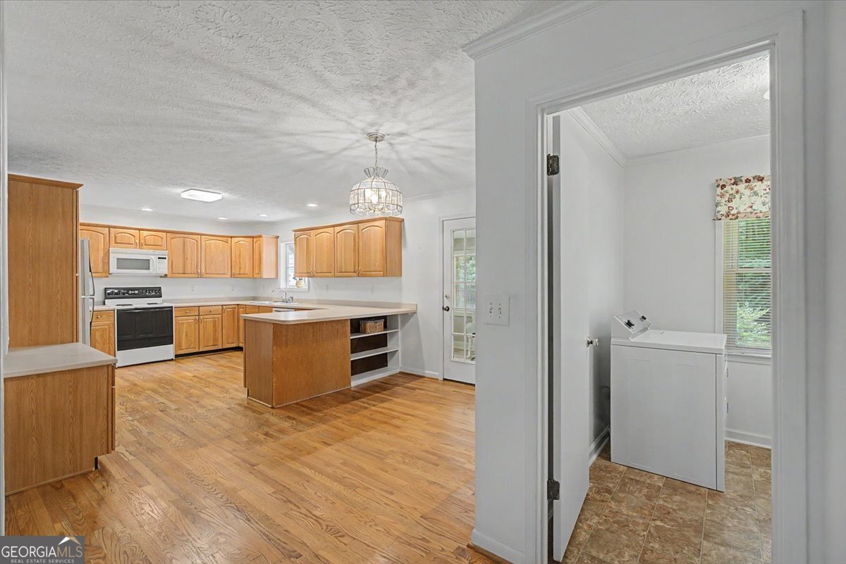 596 Morningside Drive Property Photo 12
