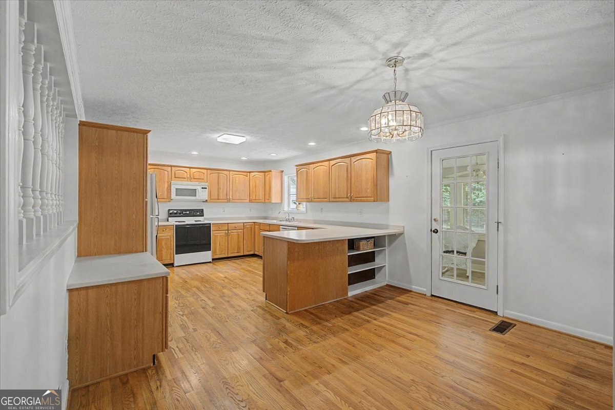 596 Morningside Drive Property Photo 13