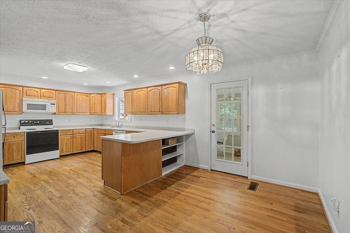 596 Morningside Drive Property Photo 14