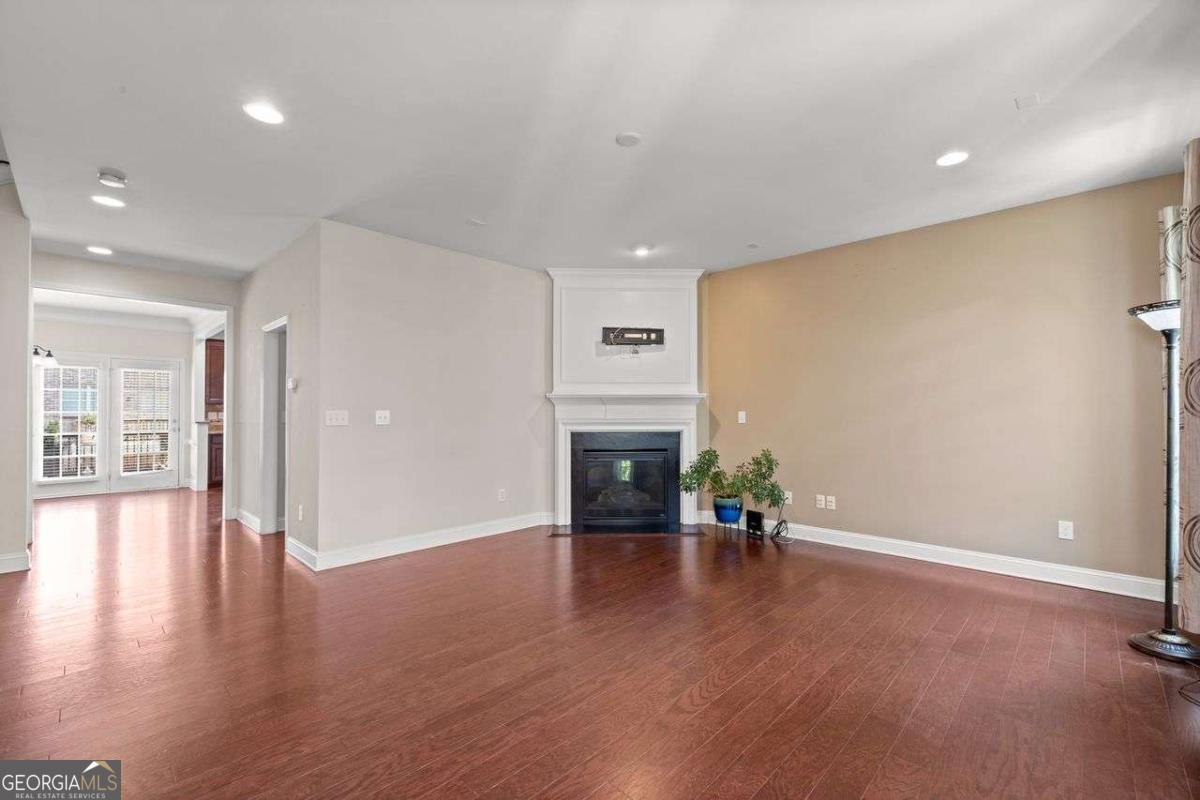 1034 East Paces Chas Ne Property Photo 7