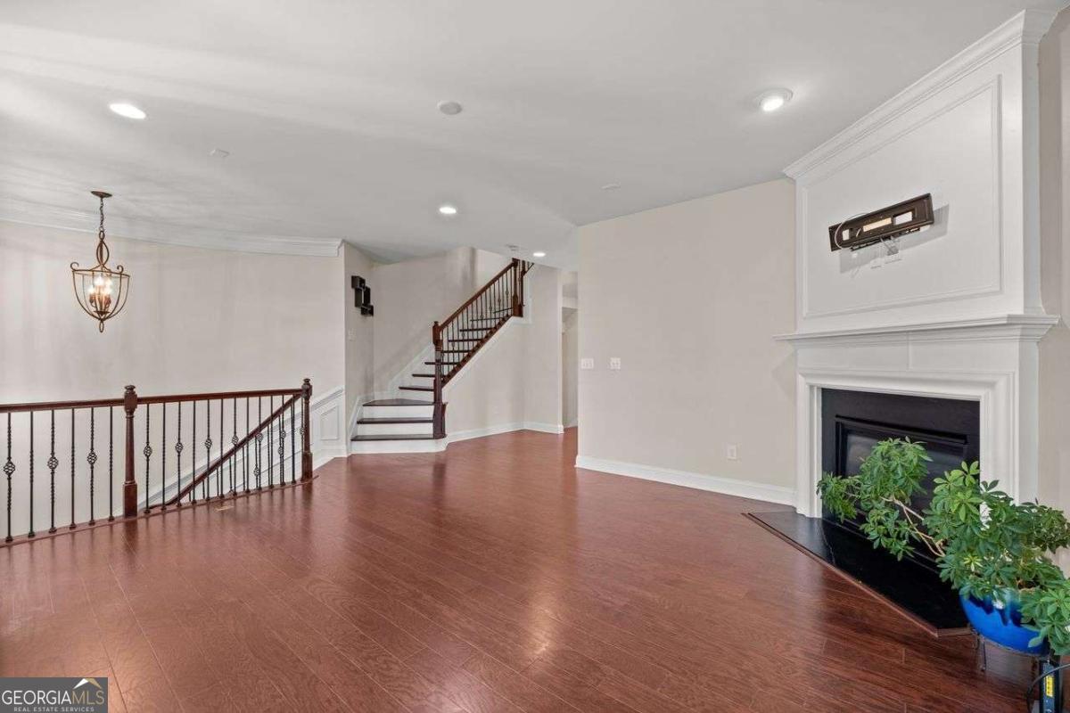 1034 East Paces Chas Ne Property Photo 8
