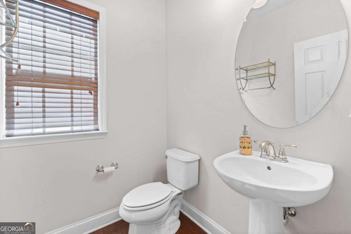 1034 East Paces Chas Ne Property Photo 10