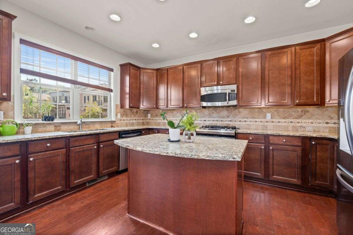 1034 East Paces Chas Ne Property Photo 13