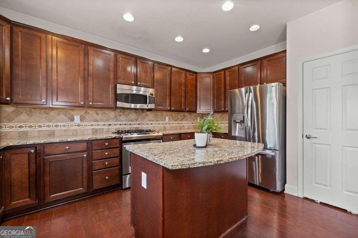 1034 East Paces Chas Ne Property Photo 14