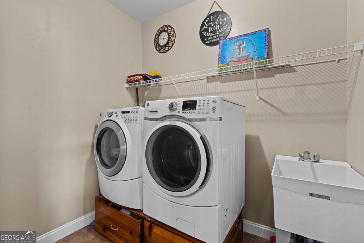 2202 Escalade Court Property Photo 24