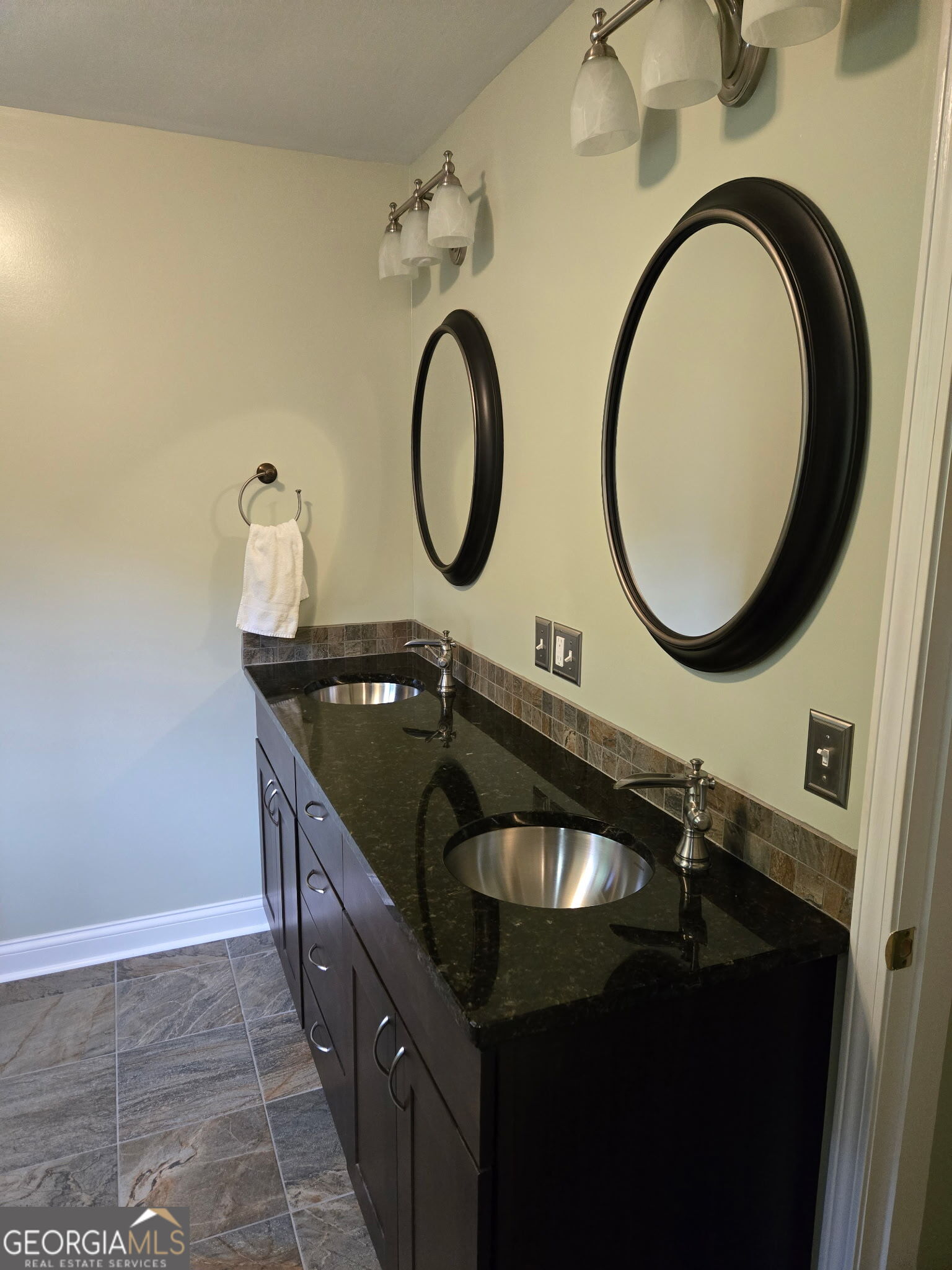 1785 Hood Road Property Photo 16