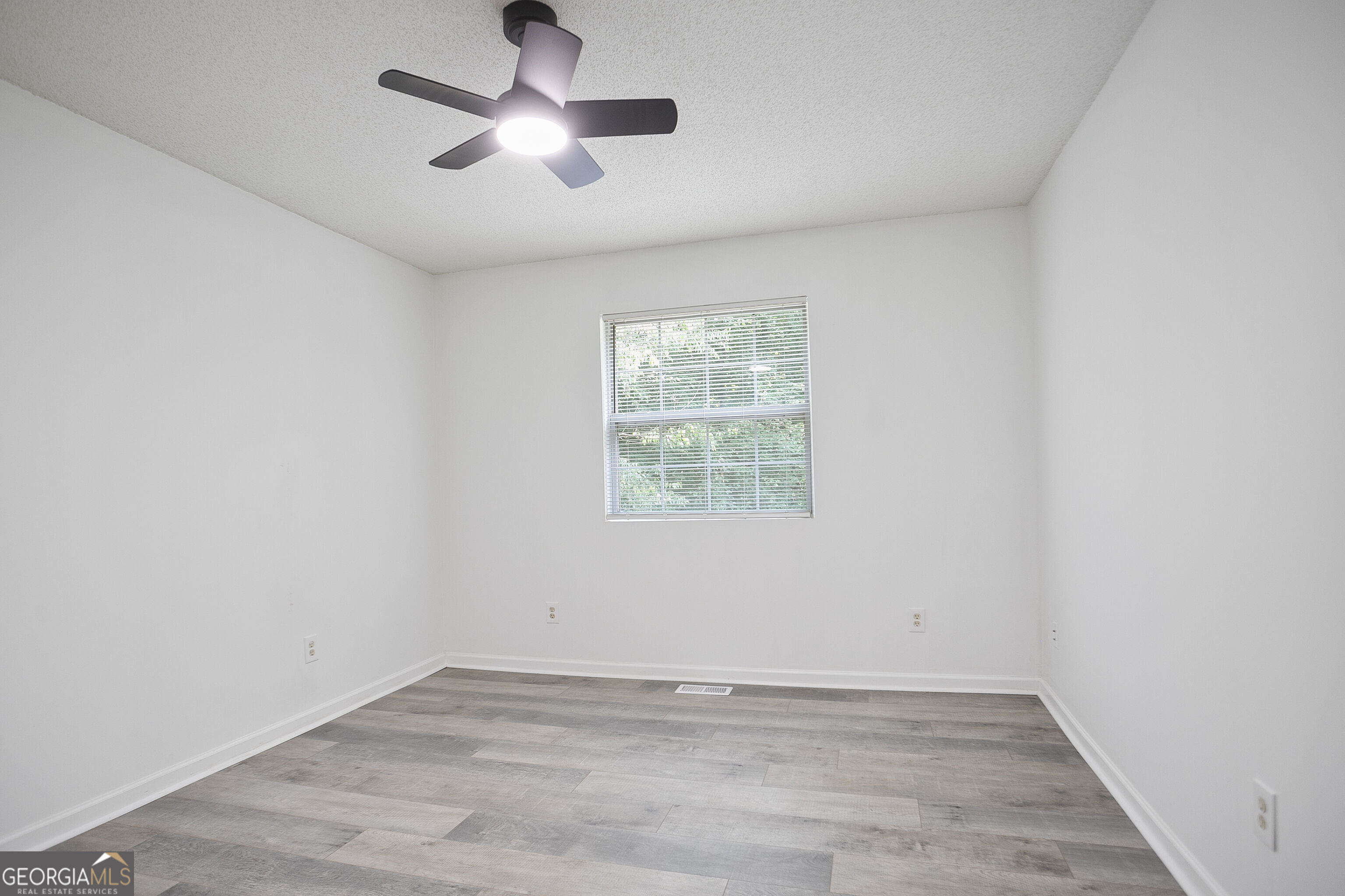 6712 Lakewood Drive Property Photo 11