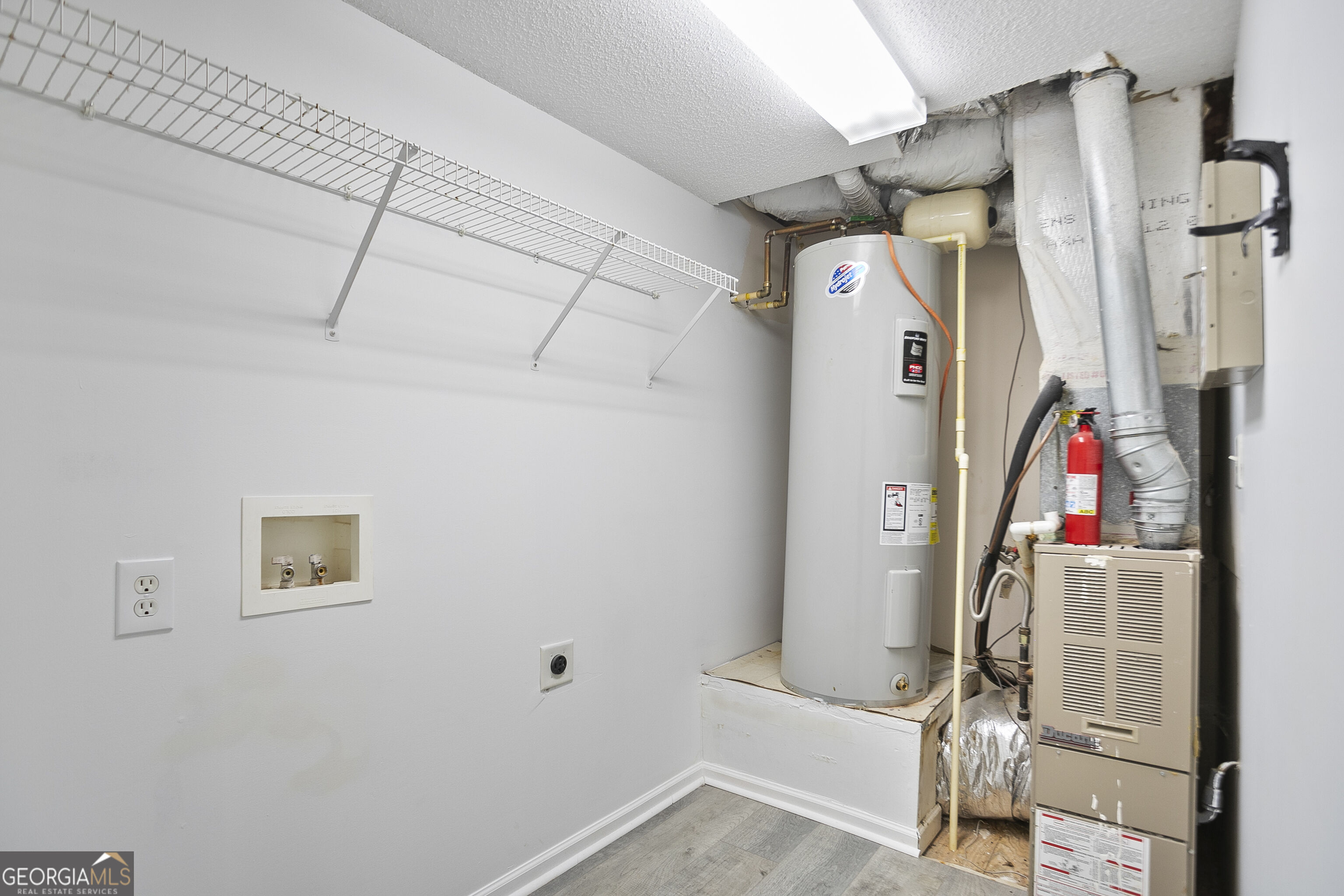 6712 Lakewood Drive Property Photo 16