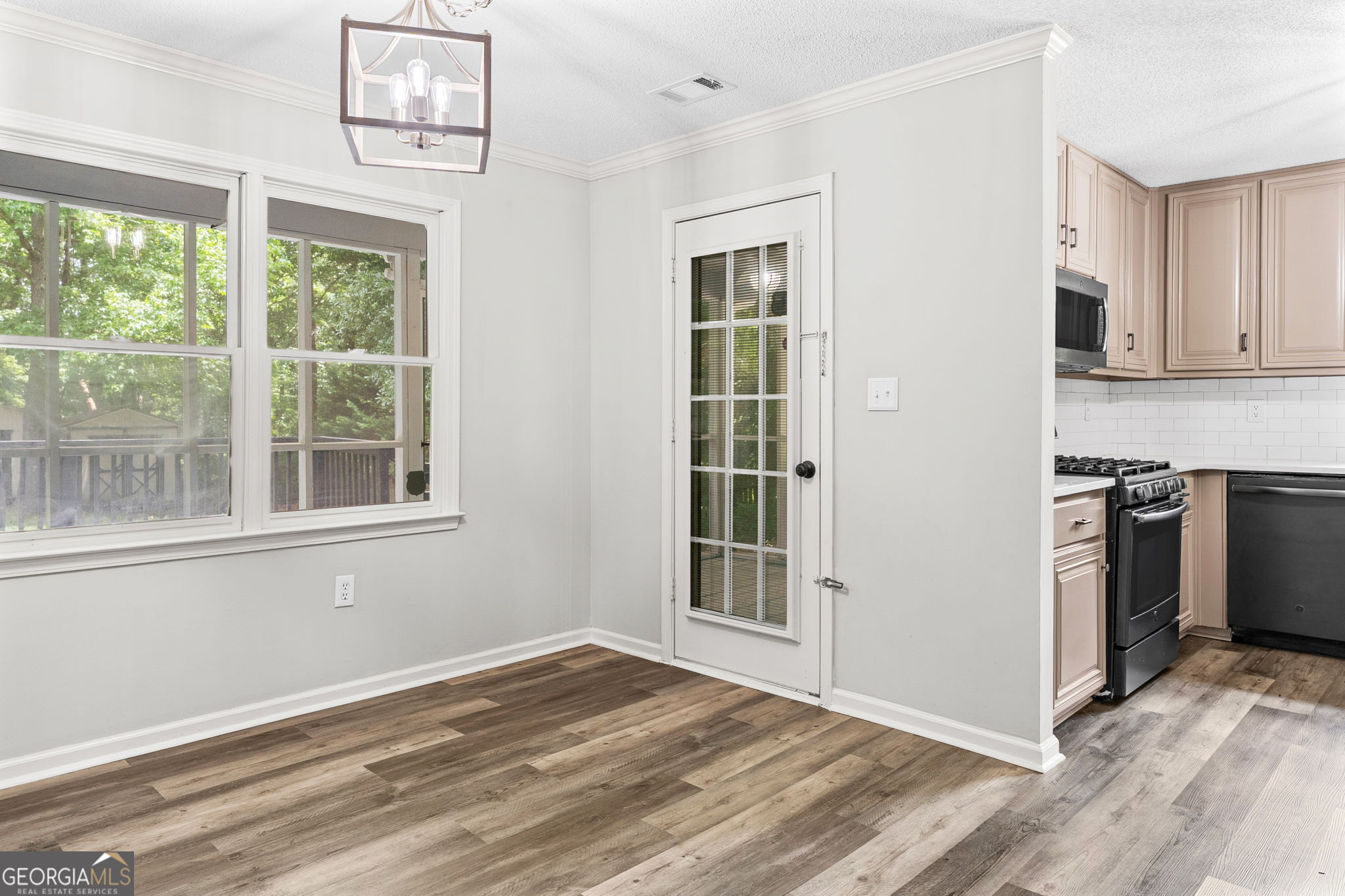 275 Mosby Woods Drive Property Photo 15