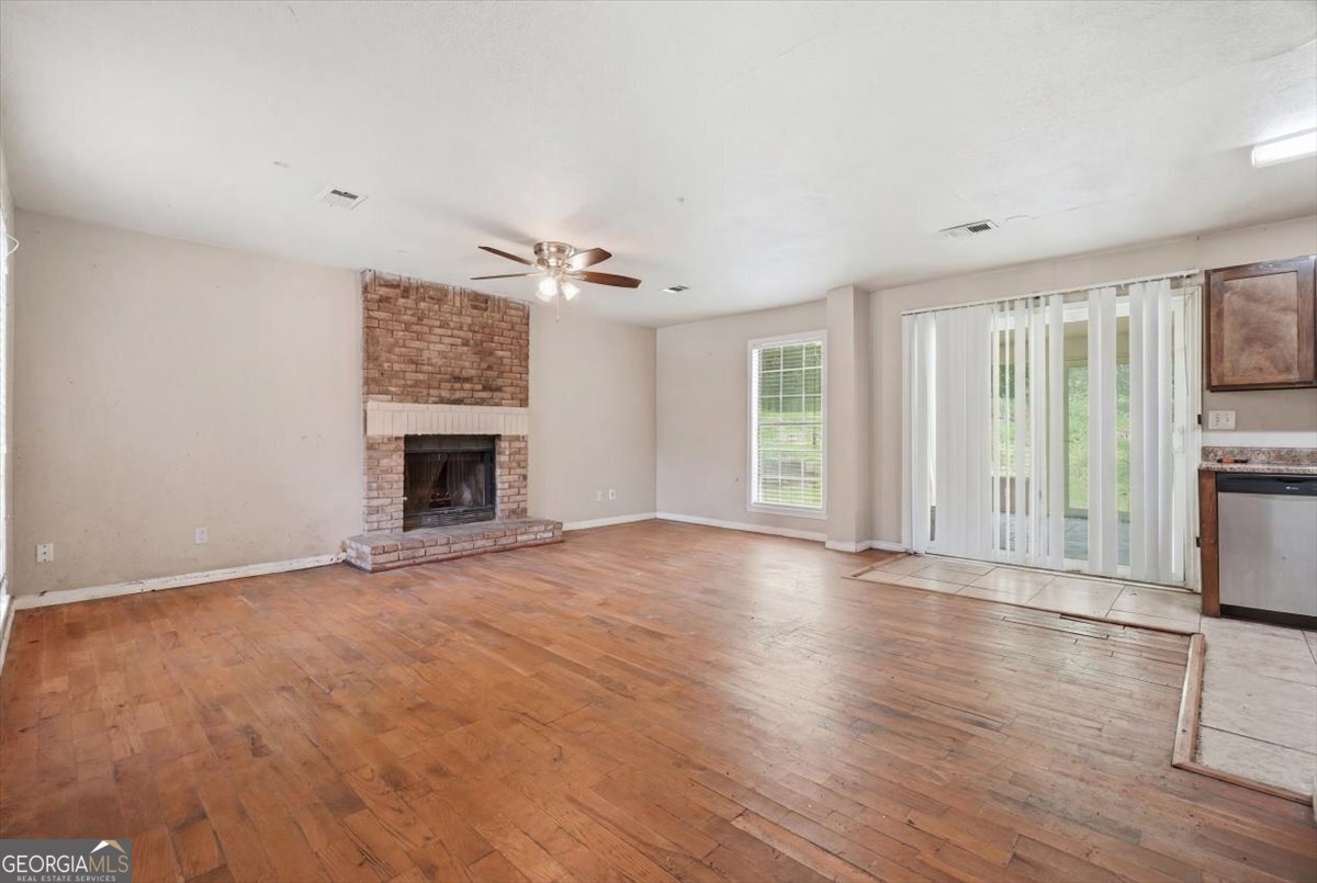 194 Brownlee Road Sw Property Photo 4