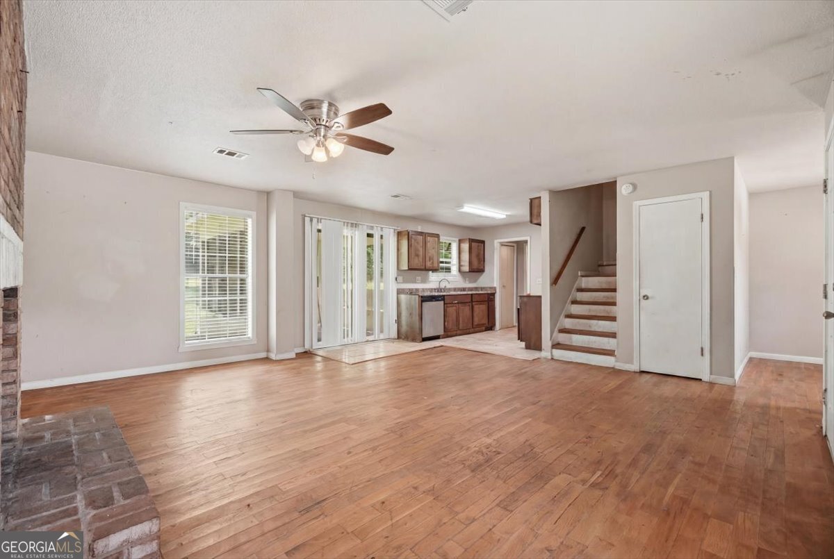 194 Brownlee Road Sw Property Photo 5